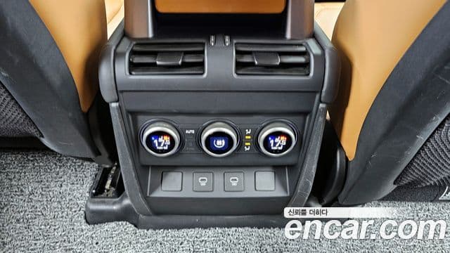 Land Rover Defender (L663) 110 D300 HSE, 2023 18