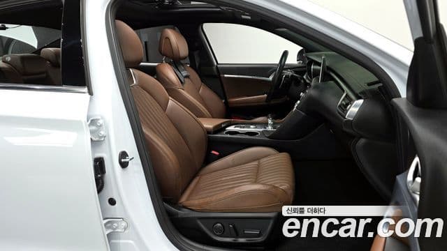 Genesis G70 Elite, 2019 11