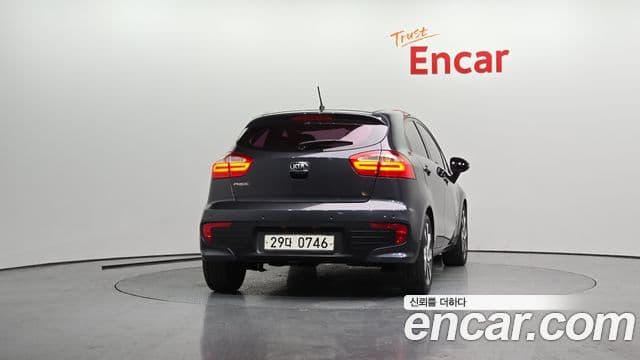 Kia The / новый New Pride Luxury, 2015 4