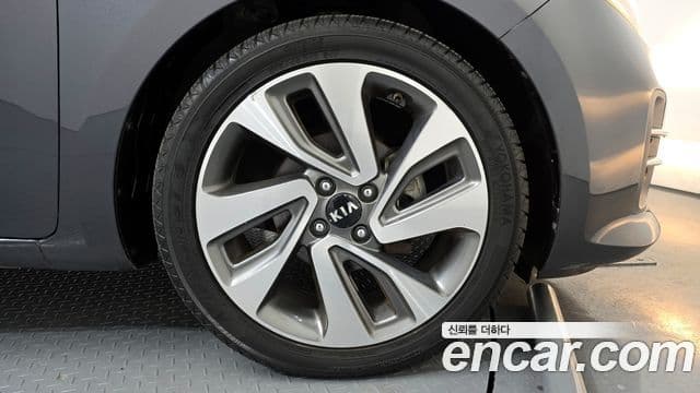 Kia The / новый New Pride Luxury, 2015 все фото