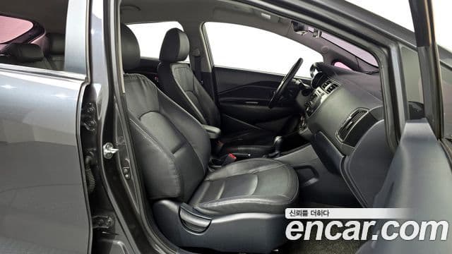 Kia The / новый New Pride Luxury, 2015 10