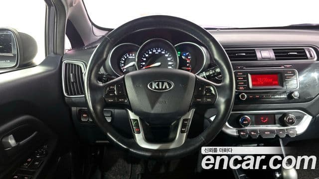 Kia The / новый New Pride Luxury, 2015 13