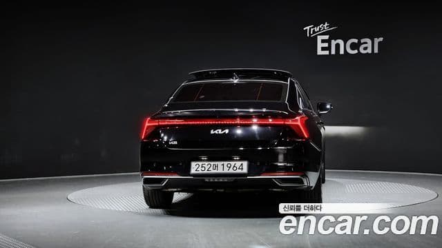 Kia K8 Signature, 2023 4