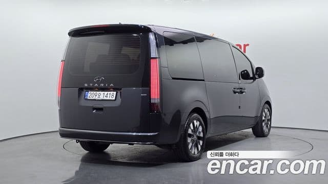 Hyundai Staria Inspiration, 2023 2