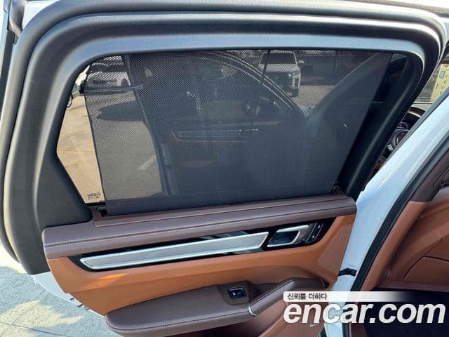 Porsche Cayenne (PO536) 3.0 Platinum Edition, 2023 16