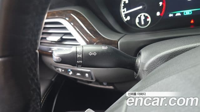 Genesis G90 Premium Luxury, 2019 15