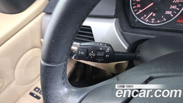 BMW 3시리즈 (E90) 320i седан, 2005 16