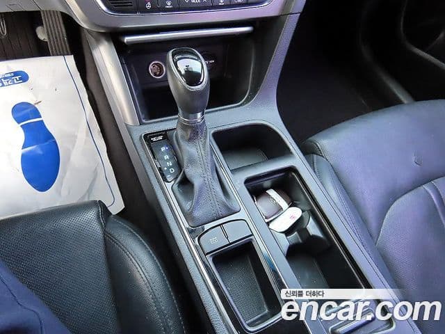 Hyundai LF Sonata Premium, 2016 10