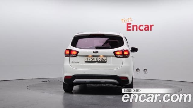 Kia The / новый New Carens 2.0 LPI Deluxe(арендный автомобиль), 2018 4