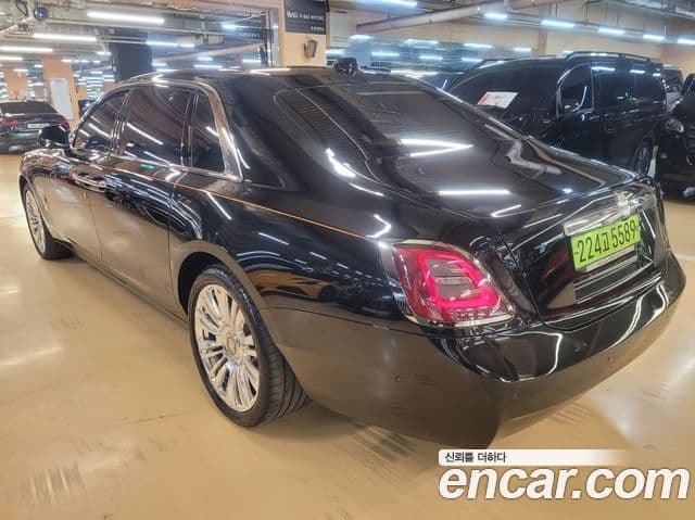 Rolls-Royce 고스트 2세대 6.7 EWB V12, 2023 2