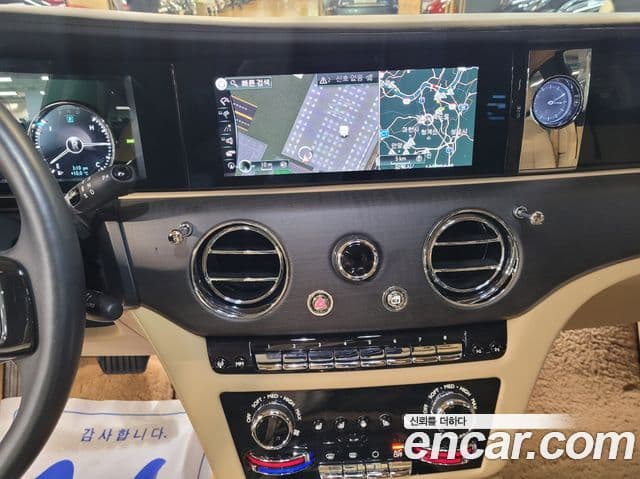 Rolls-Royce 고스트 2세대 6.7 EWB V12, 2023 15