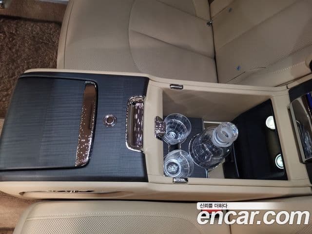 Rolls-Royce 고스트 2세대 6.7 EWB V12, 2023 16