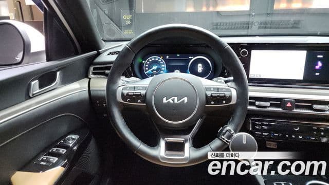 Kia K5 гибрид 3세대 Noblesse, 2022 13