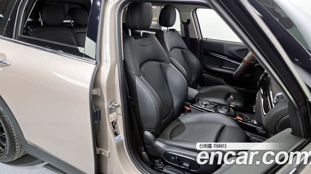 Mini Cooper 클럽맨 2세대, 2022 12