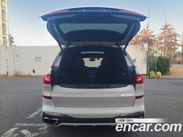 BMW X7 (G07) xDrive 40i M Sport 6인승, 2022 7