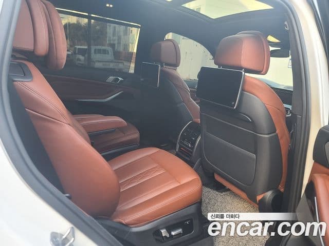 BMW X7 (G07) xDrive 40i M Sport 6인승, 2022 10