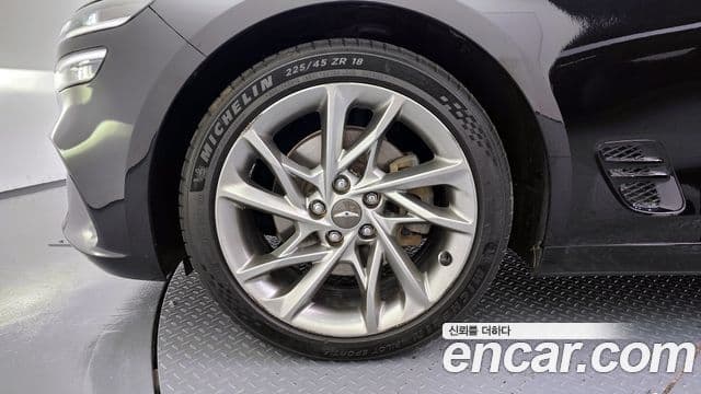 Genesis The / новый New G70, 2021 все фото