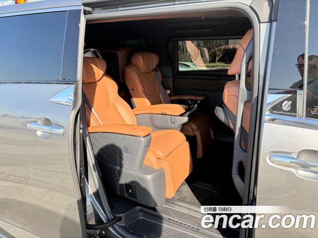 Toyota Alphard 4세대 2.5 HEV Executive AWD, 2024 9