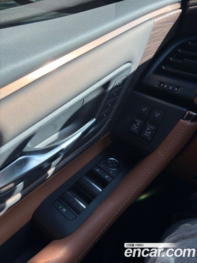 Toyota Alphard 4세대 2.5 HEV Executive AWD, 2024 10