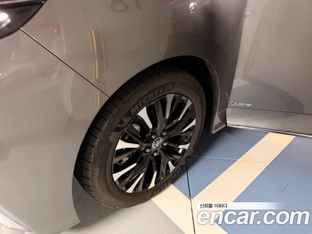 Toyota Alphard 4세대 2.5 HEV Executive AWD, 2024 13