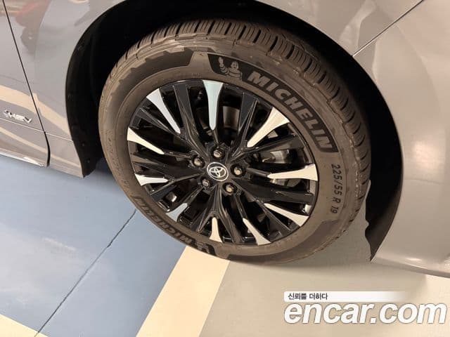 Toyota Alphard 4세대 2.5 HEV Executive AWD, 2024 14