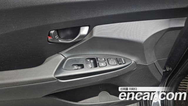 Hyundai Veloster (JS) Core, 2018 17