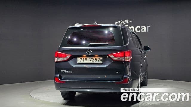 KG모빌리티(SsangYong) Korando 투리스모 4WD GT 11인승, 2014 4