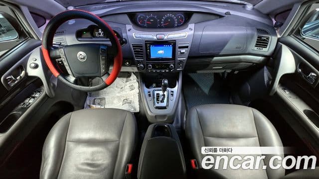 KG모빌리티(SsangYong) Korando 투리스모 4WD GT 11인승, 2014 7