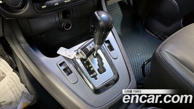 KG모빌리티(SsangYong) Korando 투리스모 4WD GT 11인승, 2014 9