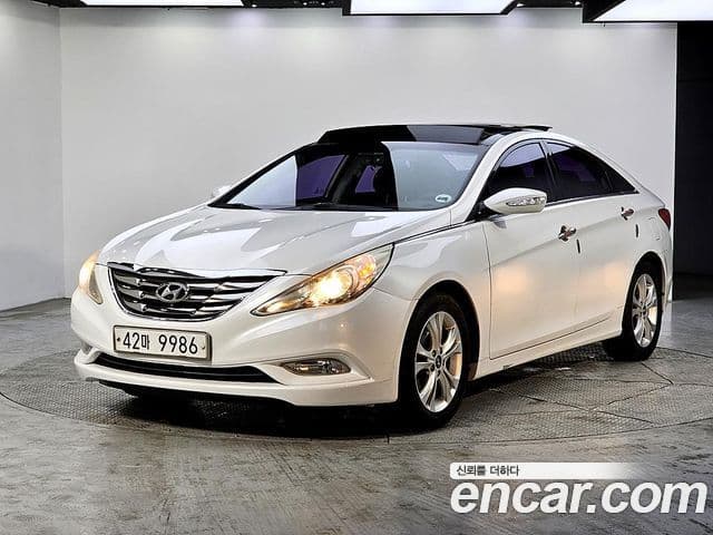Hyundai YF Sonata люксовая версия, 2010 1