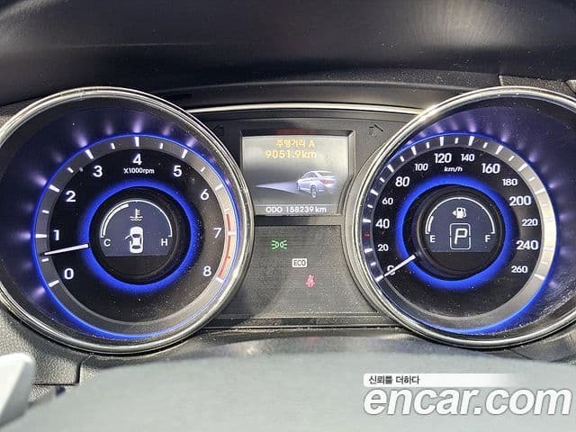 Hyundai YF Sonata люксовая версия, 2010 7