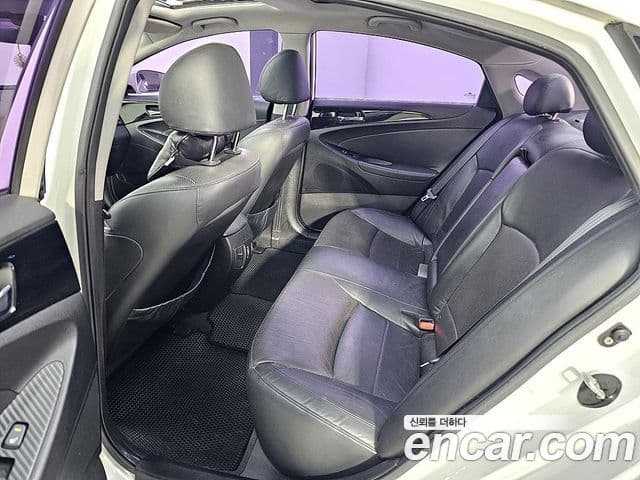 Hyundai YF Sonata люксовая версия, 2010 9