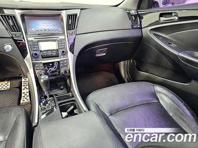 Hyundai YF Sonata люксовая версия, 2010 10