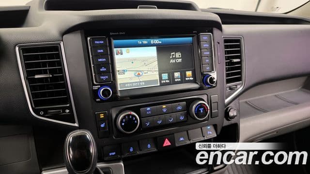 Hyundai 쏠라티 лимузин, 2018 14