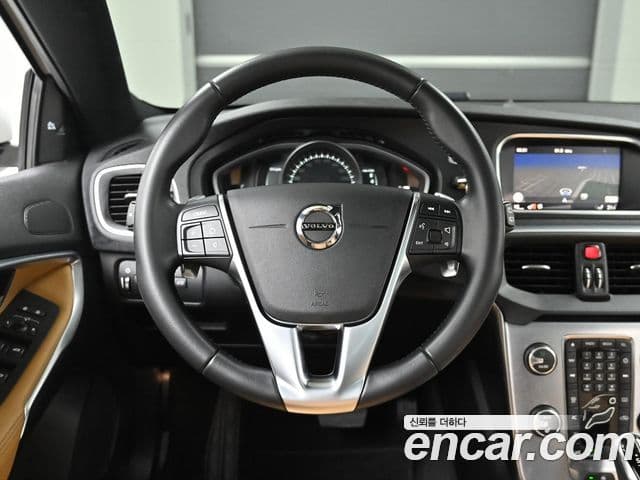 Volvo V40 2세대, 2018 14