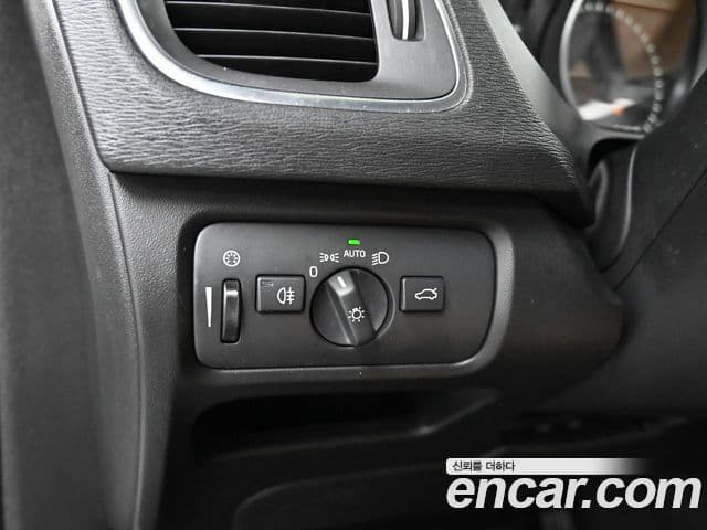 Volvo V40 2세대, 2018 17