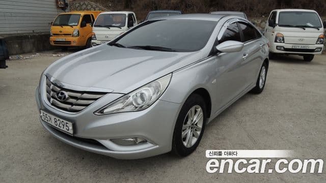 Hyundai YF Sonata Luxury, 2011 1