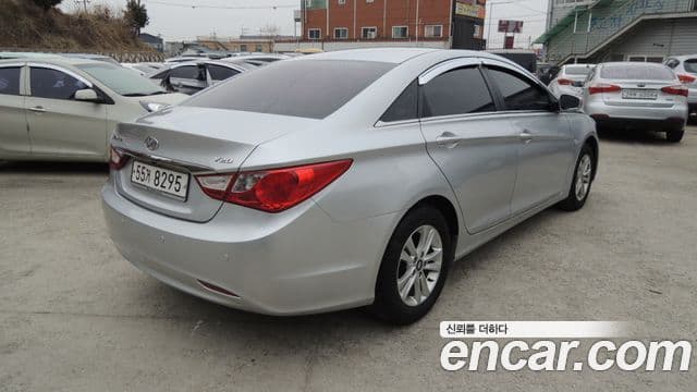 Hyundai YF Sonata Luxury, 2011 4