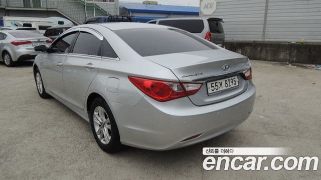 Hyundai YF Sonata Luxury, 2011 6