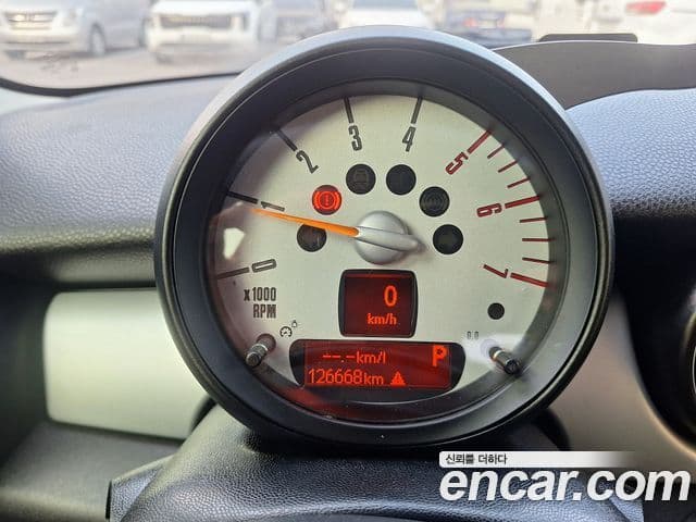 Mini Cooper SE, 2013 11