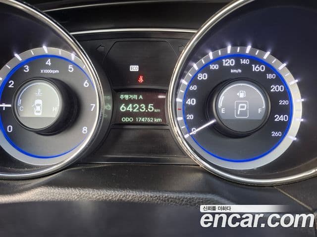 Hyundai YF Sonata топовая версия, 2010 8