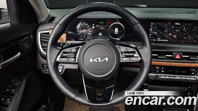 Kia The / новый New Seltos Signature, 2023 13