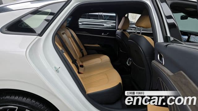 Kia K5 3세대 Signature, 2023 12