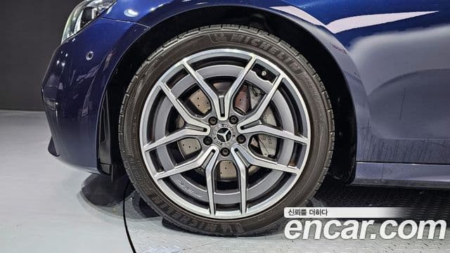 Mercedes-Benz E-класс W213 AMG Line, 2021 все фото