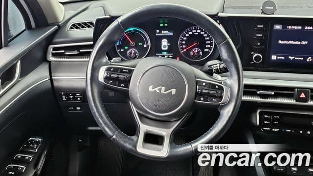 Kia K5 гибрид 3세대 Prestige, 2022 13