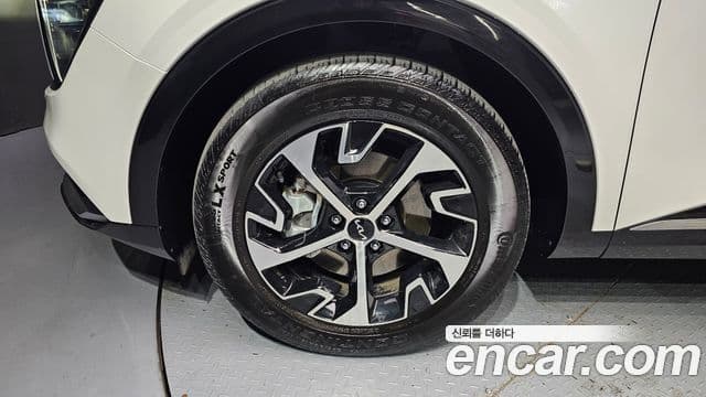 Kia Sportage 5세대 гибрид Signature 2WD, 2023 все фото