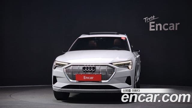 Audi e-Tron, 2021 3