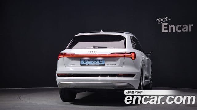 Audi e-Tron, 2021 4