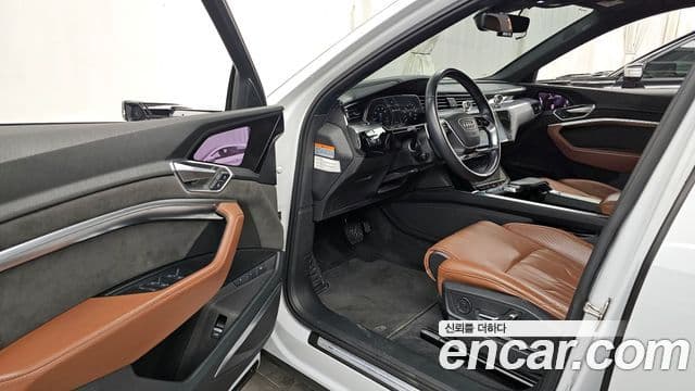 Audi e-Tron, 2021 10