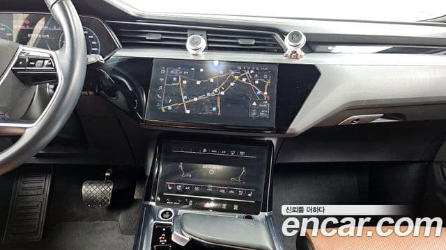 Audi e-Tron, 2021 14